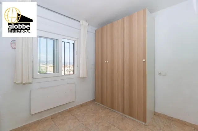 Piso Semi-Reformado a Pasos de la Playa en Huelin, Málaga — 39