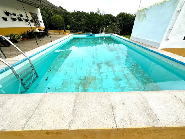 Almodóvar. Parcela de terreno de unos 1400 m con casita y pi - foto 3