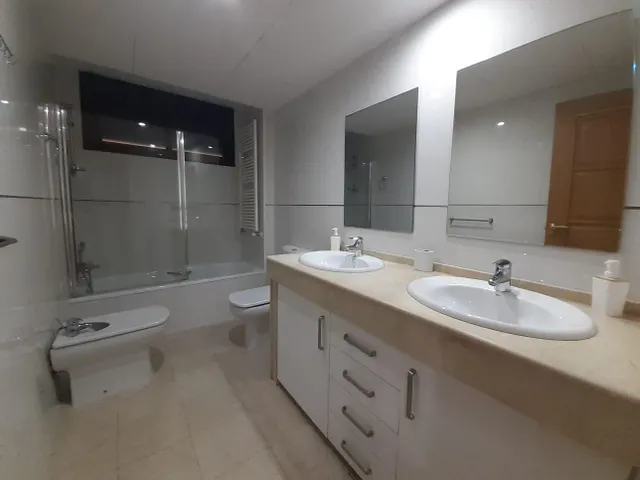 ESPECTACULAR PISO DE ALQUILER CON GRAN PATIO PRIVADO, PISCINA, COCHERA Y TRASTERO — 6