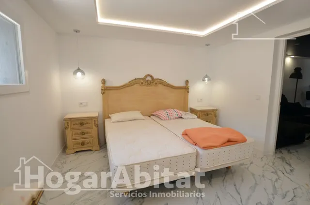 PRECIOSO CHALET REFORMADO CON PISCINA, GARAJE Y DOS TERRAZAS — 38