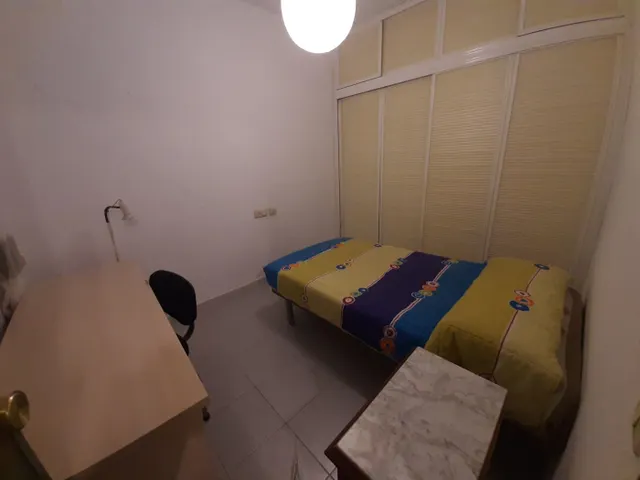 Estudiantes (chicas ). Una habitación  para compartir 220€+gastos. — 14