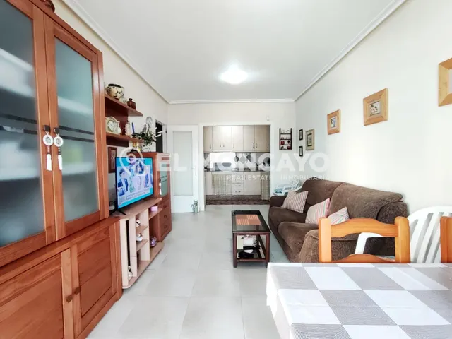 Fantástico apartamento con amplia terraza en Guardamar del Segura, Alicante, Costa Blanca — 4