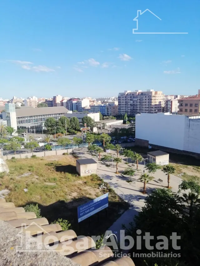 EXCELENTES VISTAS, ESTUPENDO ÁTICO DÚPLEX CON GARAJE CERCA DEL PARQUE RIBALTA — 30