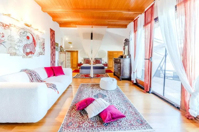 VILLA EN PLENA NATURALEZA EN CUBELLES — 35