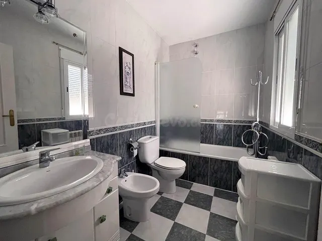 ¡CHICAS ESTUDIANTES! ÚLTIMA HABITACIÓN EN CHALET A COMPARTIR EN VILLANUEVA DE LA CAÑADA (MADRID). — 13