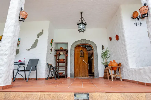 Finca de 20.000 m2 con vivienda principal, apartamento independiente y espacio para toda la familia — 48