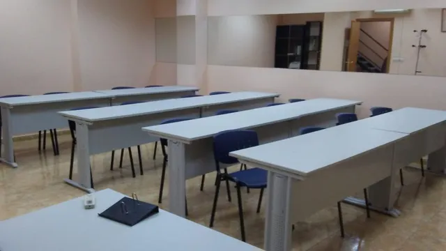 OPORTUNIDAD LOCAL EN PONFERRADA PARA OFICINAS O CENTRO DE ENSEÑANZA — 21