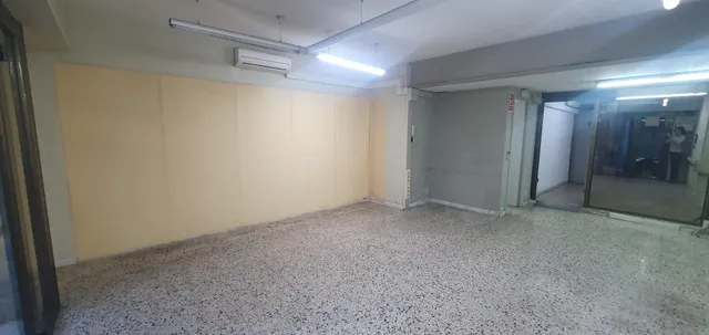 Local comercial - Barcelona (Sant Martí / El Camp de l'Arpa) — 2