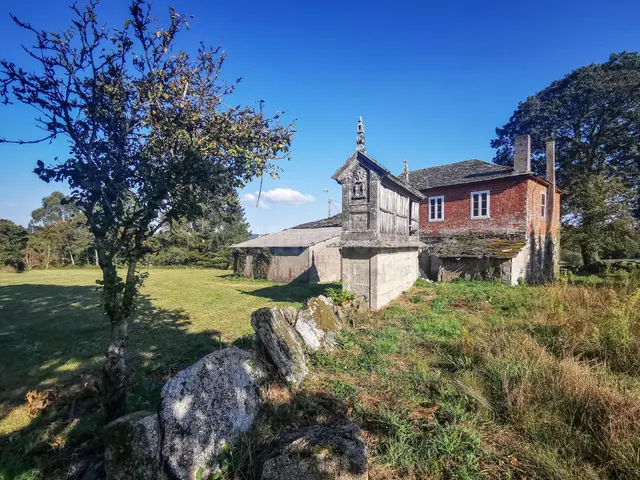 Casa de labranza con más de 6 hectáreas de terreno en Terra  - foto 2