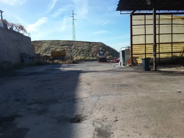 SOLAR INDUSTRIAL EN LAS CANTERAS, BARRIO DE MONACHIL — 6