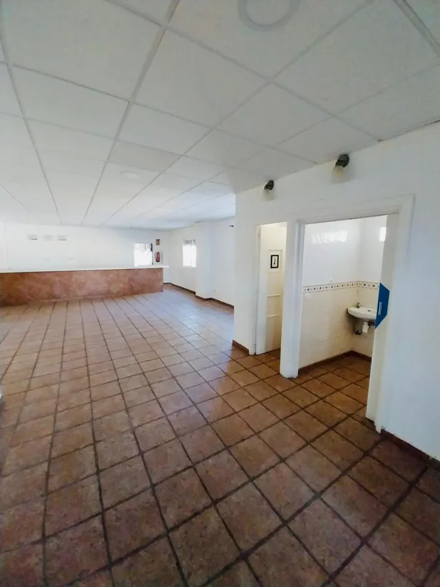 Se vende negocio de restauración en fantástica ubicación — 21