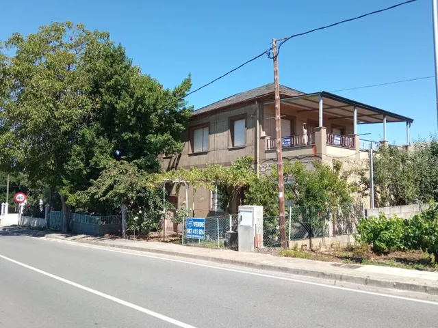 SE VENDE CASA PARA REFORMAR CON TERRENO URBANO EN CABAÑAS RA - foto 2
