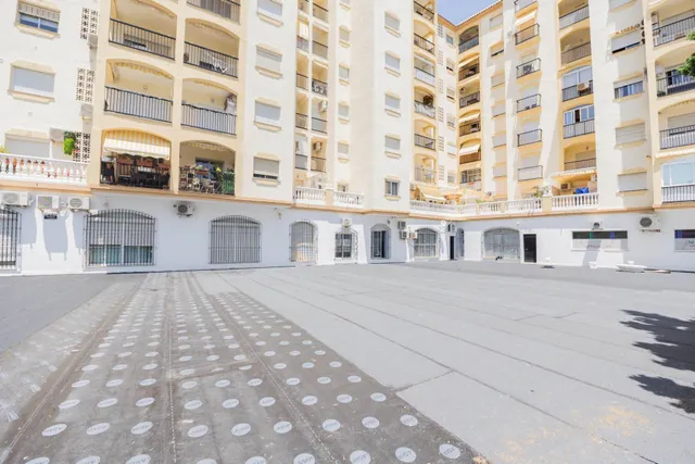 Amplio y céntrico ático con terraza y vistas al mar en Fuengirola — 26