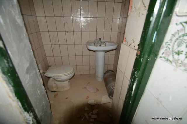 Local comercial para reformar en el centro de Orihuela, 85 m2. construidos. — 8