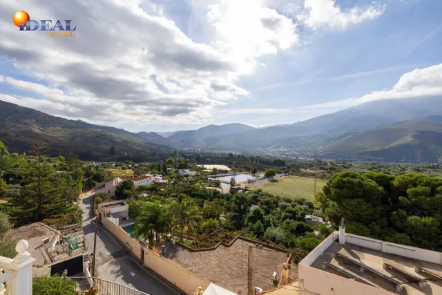 Casa de 6 dormitorios con piscina privada, terrazas y espectaculares vistas en Órgiva – Granada — 43