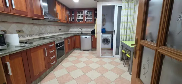 PISO A LA VENTA AMPLIO, LUMINOSO Y CON PLAZA DE GARAGE — 24