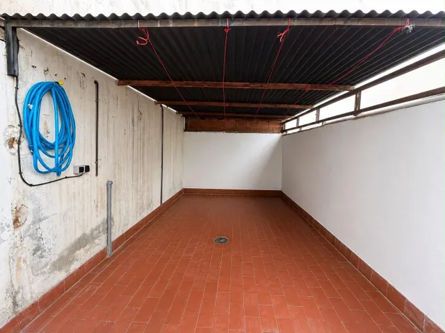 Piso de 3 dormitorios con patio y garaje en Elche — 8