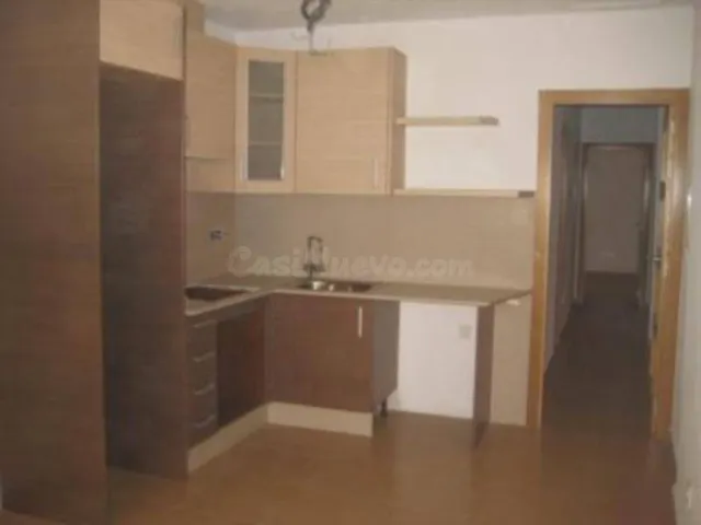 Planta baja con entrada independiente, en zona Puertas Color