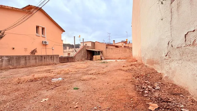 TERRENY EN VENDA A LA CARRETERA DE TERRASSA — 3