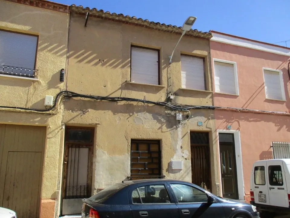 CASA PARA REHABILITAR DE DOS ALTURAS