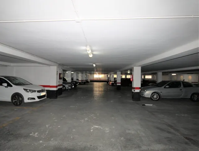 Se vende plaza de garaje en la Ciudad de las Artes y las Cie - foto 3
