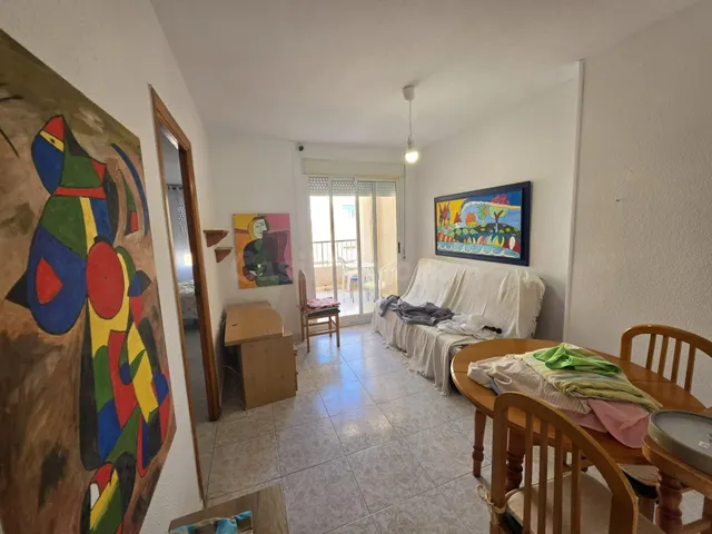 Gran apartamento en Torrevieja: 2 hab, 1 baño — 3