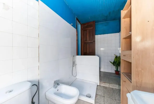 Vivienda con Restaurante listo para continuar la actividad, con cocina totalmente equipada — 9