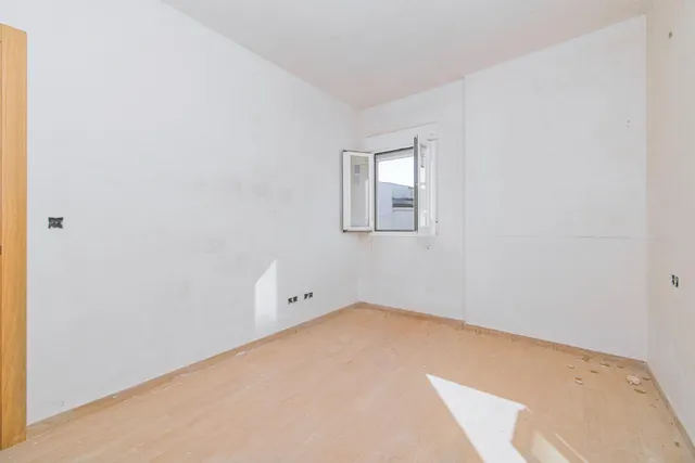 EDIFICIO EN VENTA EN MORALEDA DE ZAFAYONA — 41