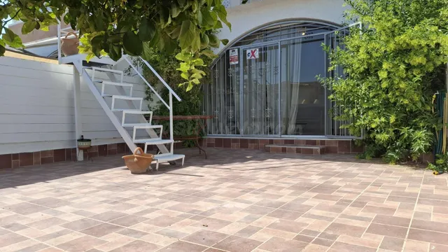 Una vivienda reformada con excelentes espacios exteriores, solárium privado y vistas al mar — 8