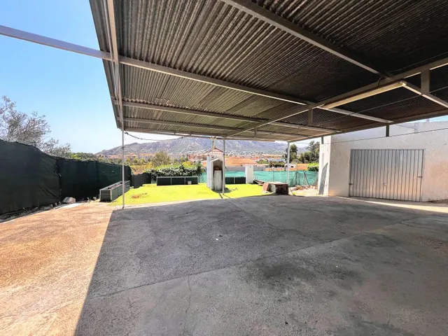 CHALET RUSTICO + APARTAMENTO DE INVITADOS, GARAJE, BUEN ACCESO, AIRE ACONDICIONADO — 25