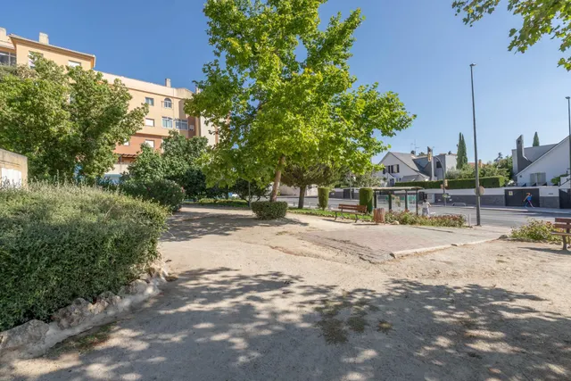 Encantadora Casa Reformada en Ogijares con Vistas y Espacios para Disfrutar — 50
