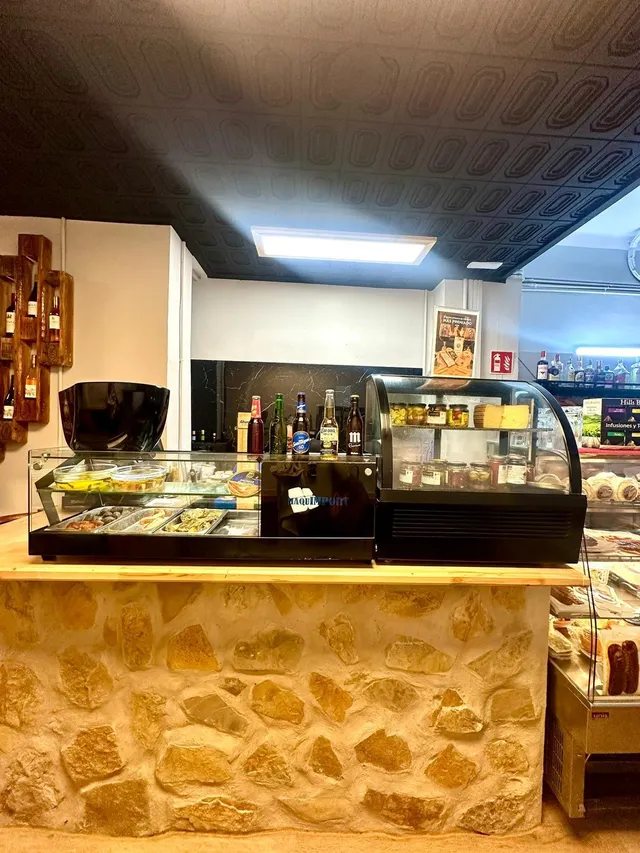 Traspaso de bar-cafetería con terraza en céntrica zona peatonal — 9