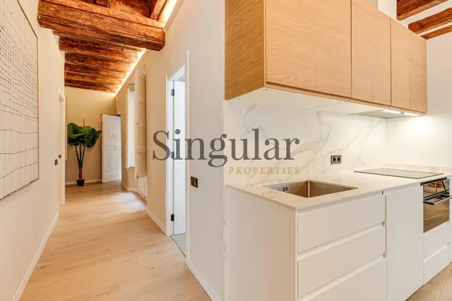 Piso reformado en el corazón del Barrio Gótico de Barcelona — 9