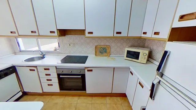 Amplia vivienda en las faldas del castillo de Santa Barbara — 8