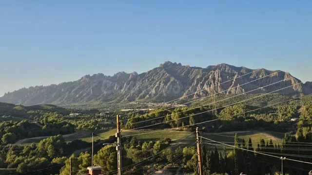 CASA CON PISCINA Y ESPECTACULARES VISTAS A MONTSERRAT A LA V - foto 3