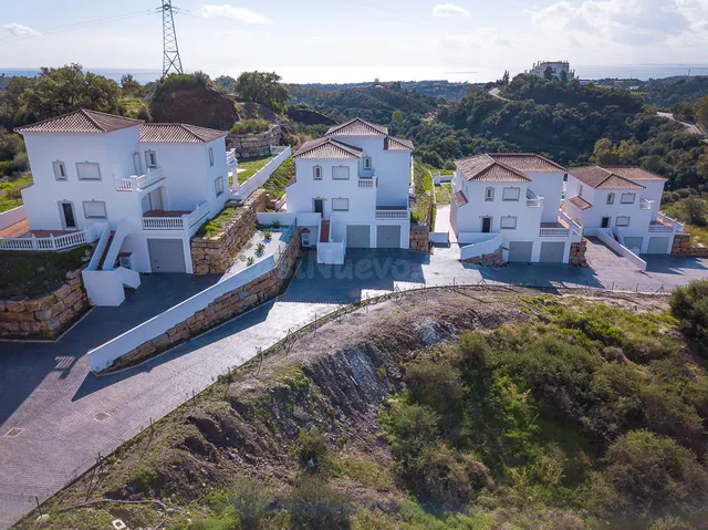 Chalet 4 habitaciones 350m² en venta - Costa Del Sol - foto 3
