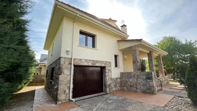 Cómodo chalet independiente en Becerril de la Sierra — 43