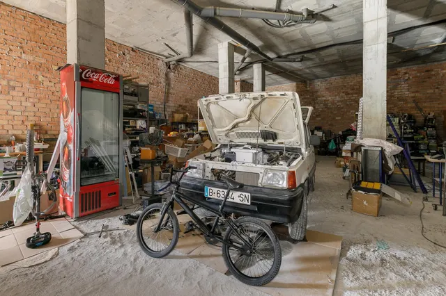 Oportunidad en Atarfe, local de origen de 222m2 — 8