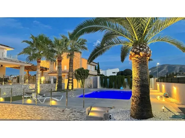 Villa 4 habitaciones 350m² en venta - Pueblo — 13
