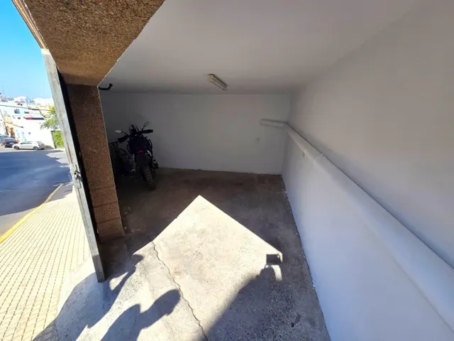 GRAN VIVIENDA CON GARAJE EN CHICLANA DE LA FRONTERA SITUADA EN LA ZONA DEL PILAR — 35