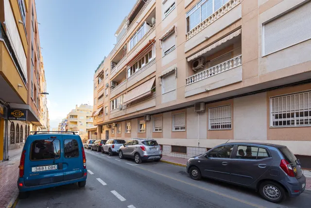 4 Dormitorios 2 baños  vivienda grande — 34