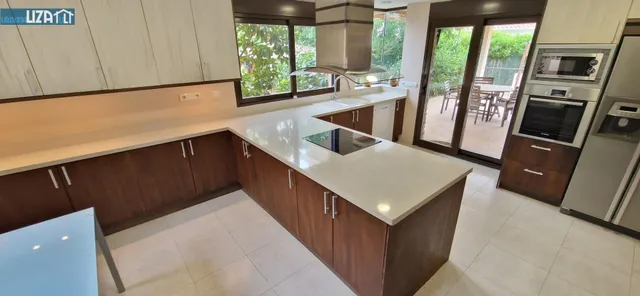 Espectacular Chalet de Lujo en la Exclusiva Urbanización Llop Mari — 14