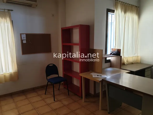 LOCAL COMERCIAL EN VIA PRINCIPAL DE ONTINYENT — 13