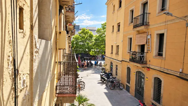 A pie de mar: luz, playa y vida de barrio — 6