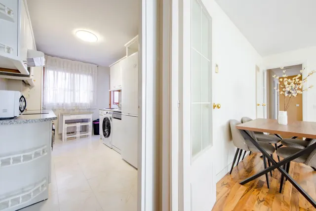 habitaciones en Alquiler Amuebladas desde 500€ en Vallecas - - foto 4