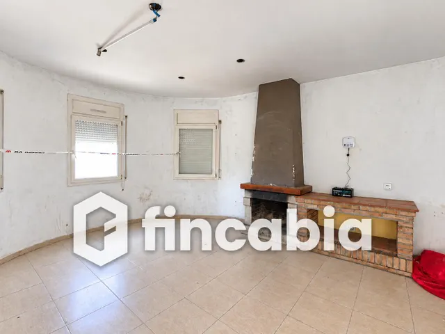 Casa independiente para reformar con jardín y garaje en Maçanet de la Selva — 31