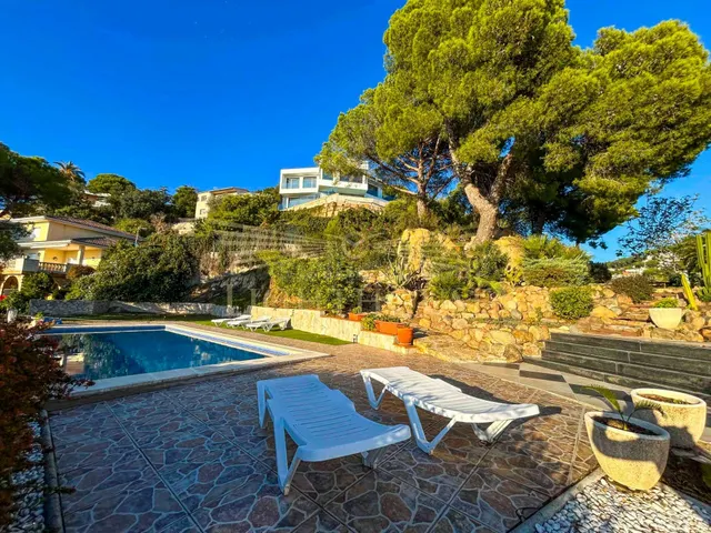 Maravillosa villa con vistas al mar. - foto 2
