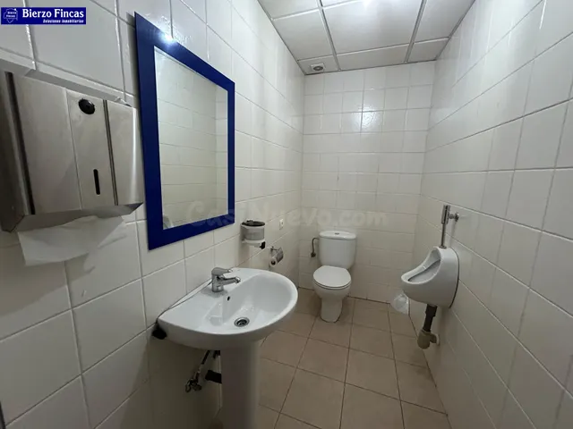 SE ALQUILA LOCAL COMERCIAL EN PONFERRADA - foto 5