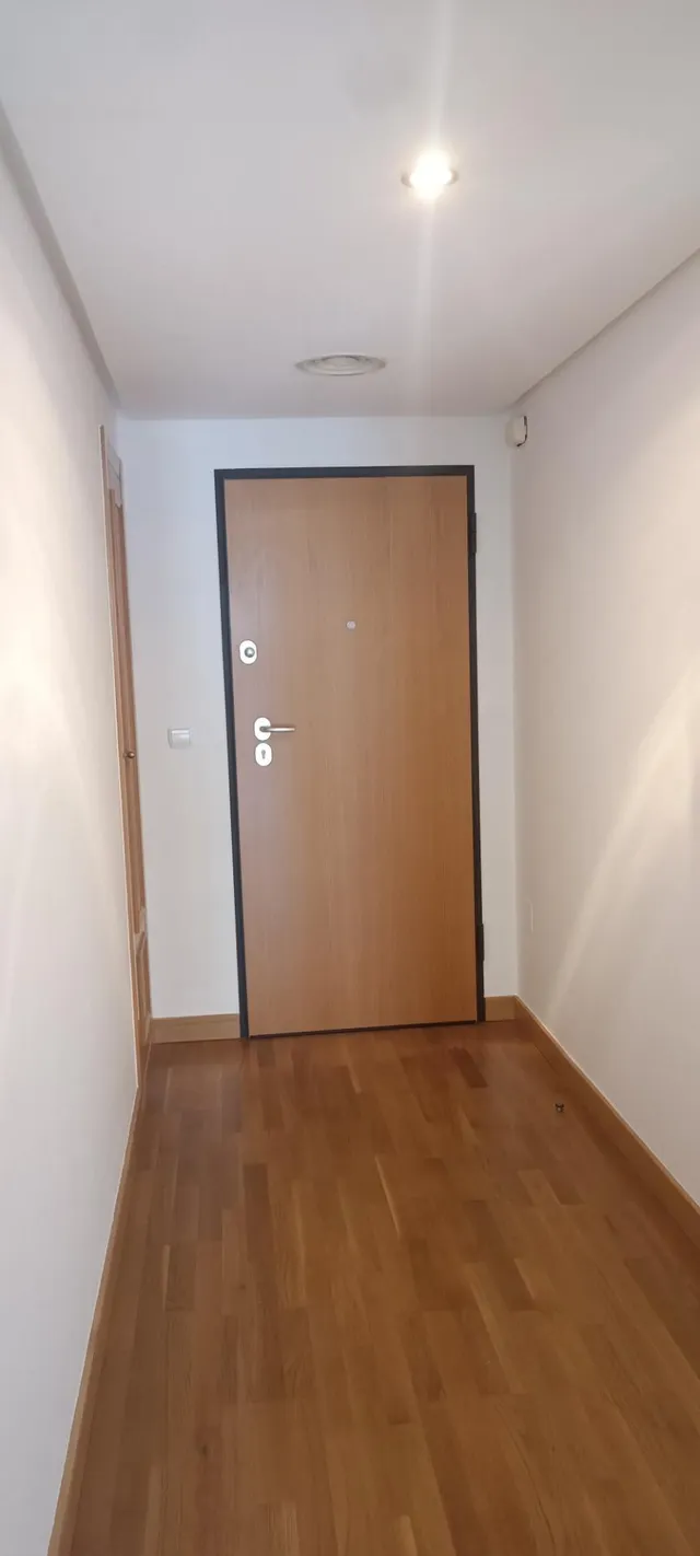 Oportunidad con TERRAZA en Juan Carlos I — 9