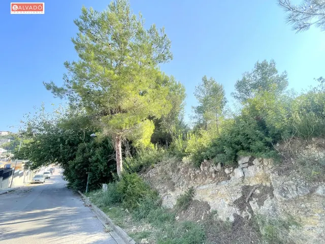 OPORTUNIDAD ÚNICA: PARCELA DE 606 M2 EN SEGUR DE DALT - foto 2
